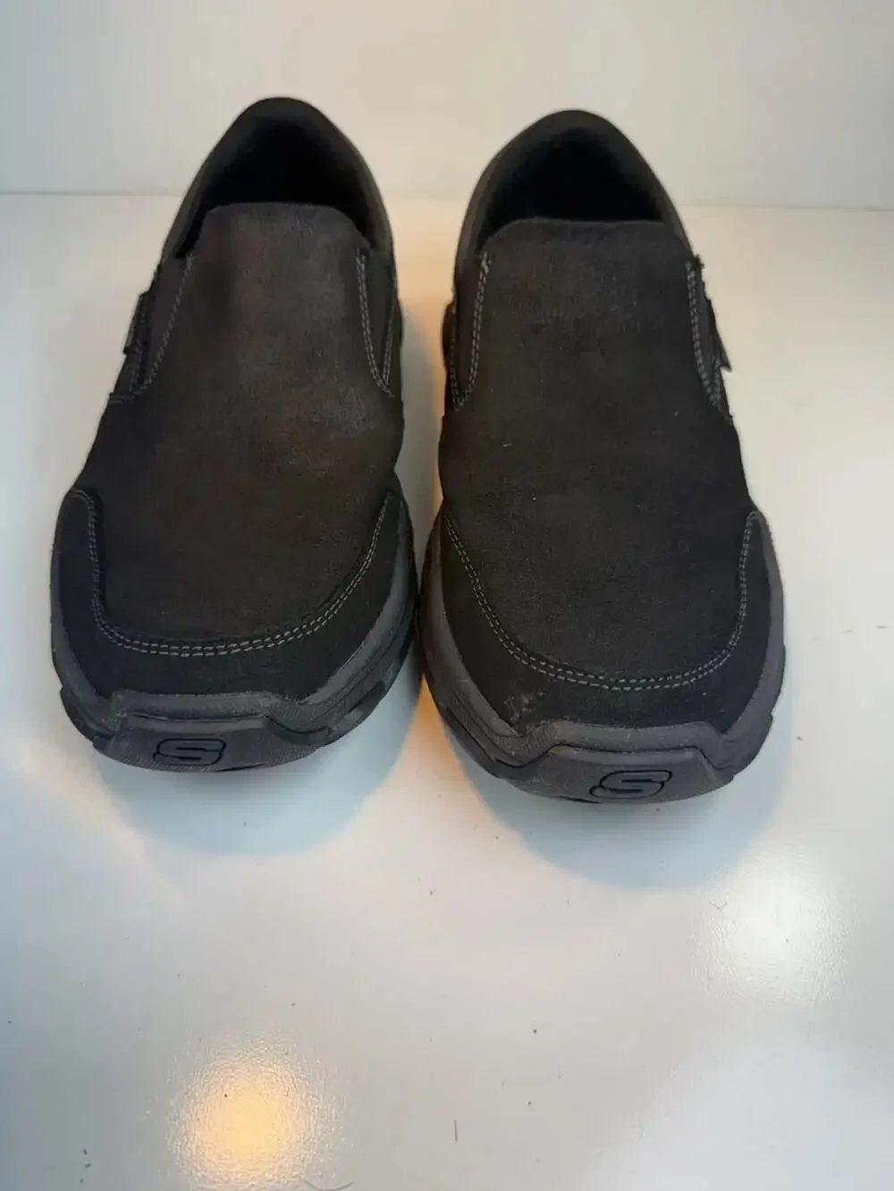 Skechers Relaxed Fit Men Size 9.5 Black Leather Slip On Shoes